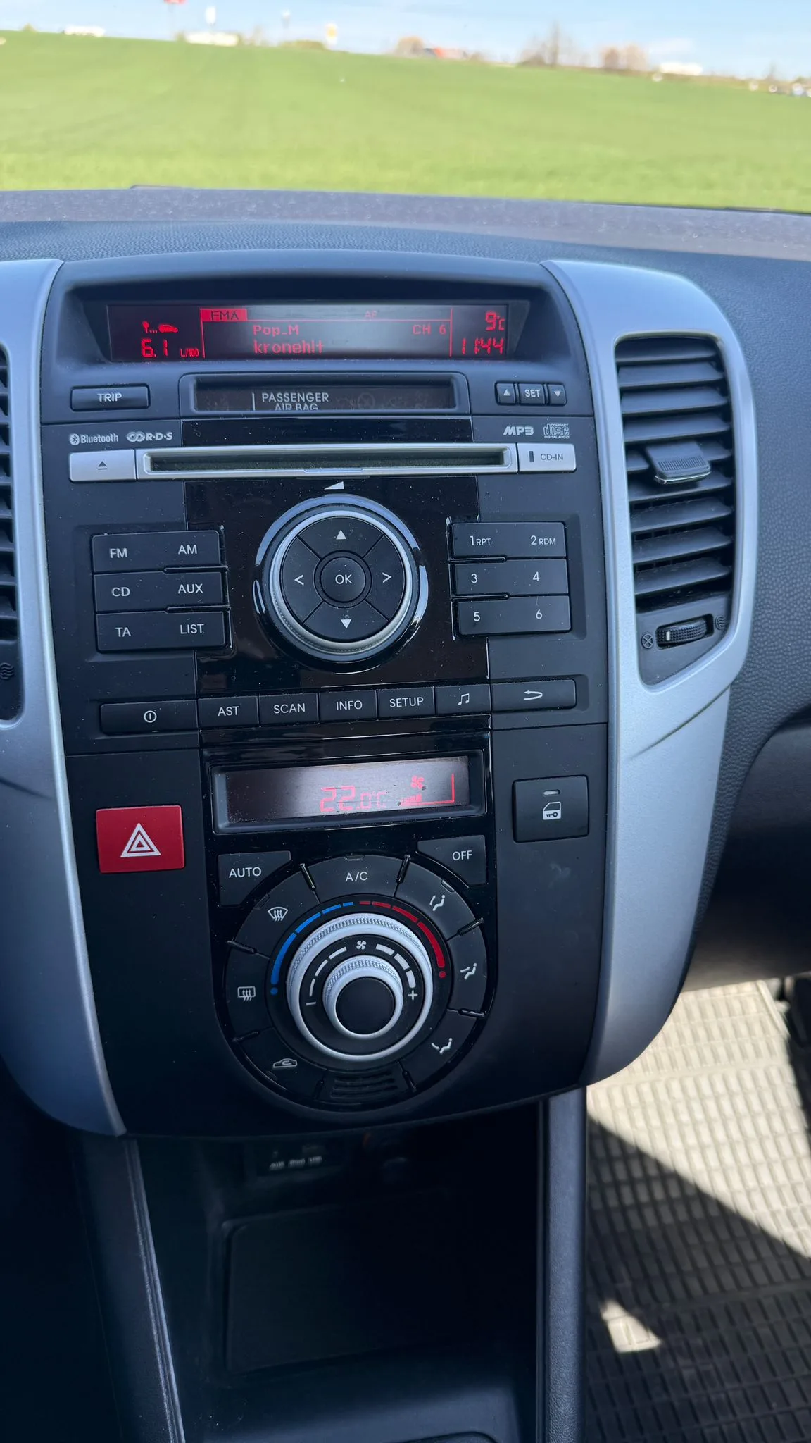 KIA VENGA CRDI 1.6 Active Bild 12