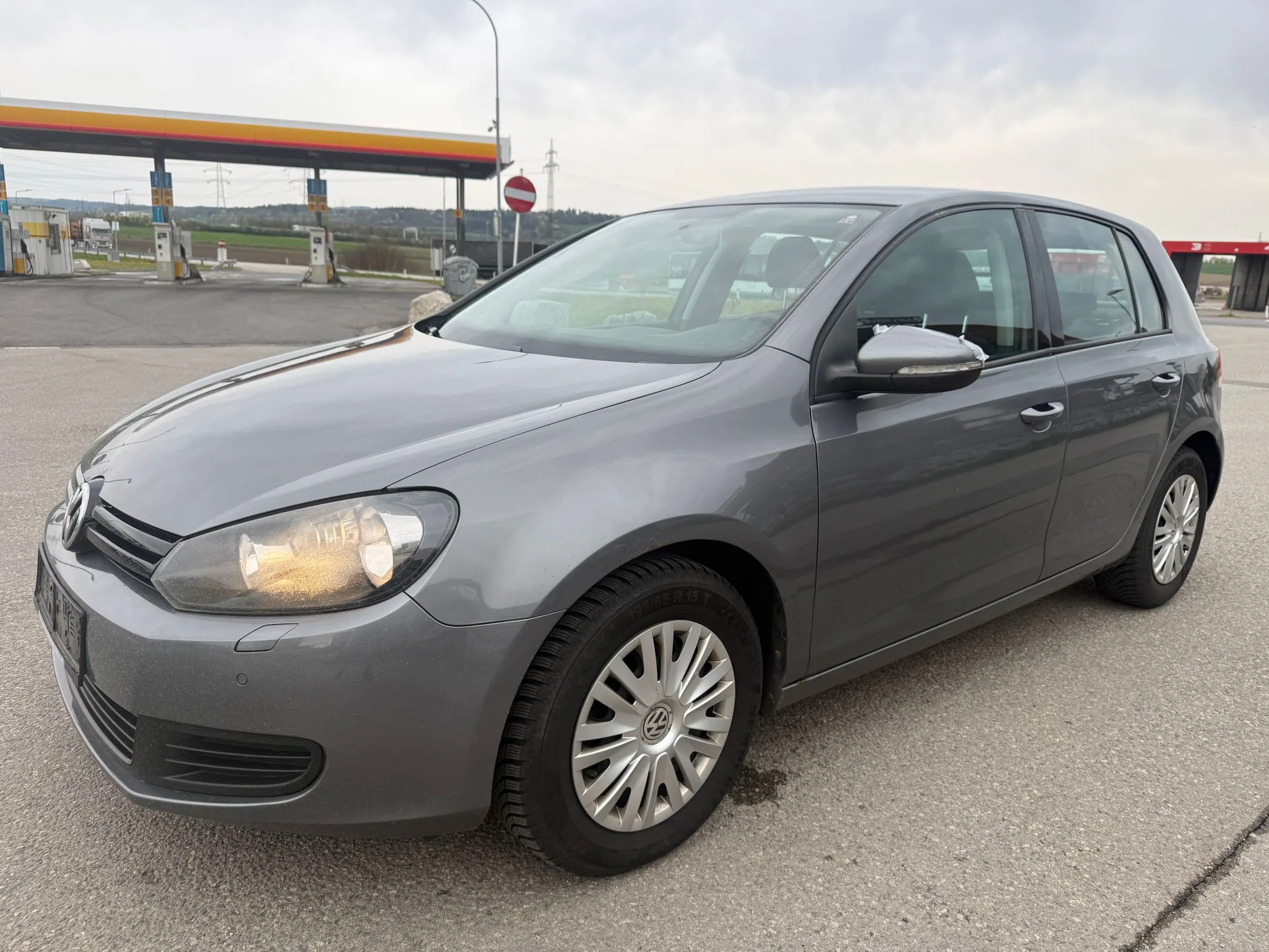 VW Golf Rabbit TDI in Grau bei SE Autohandel