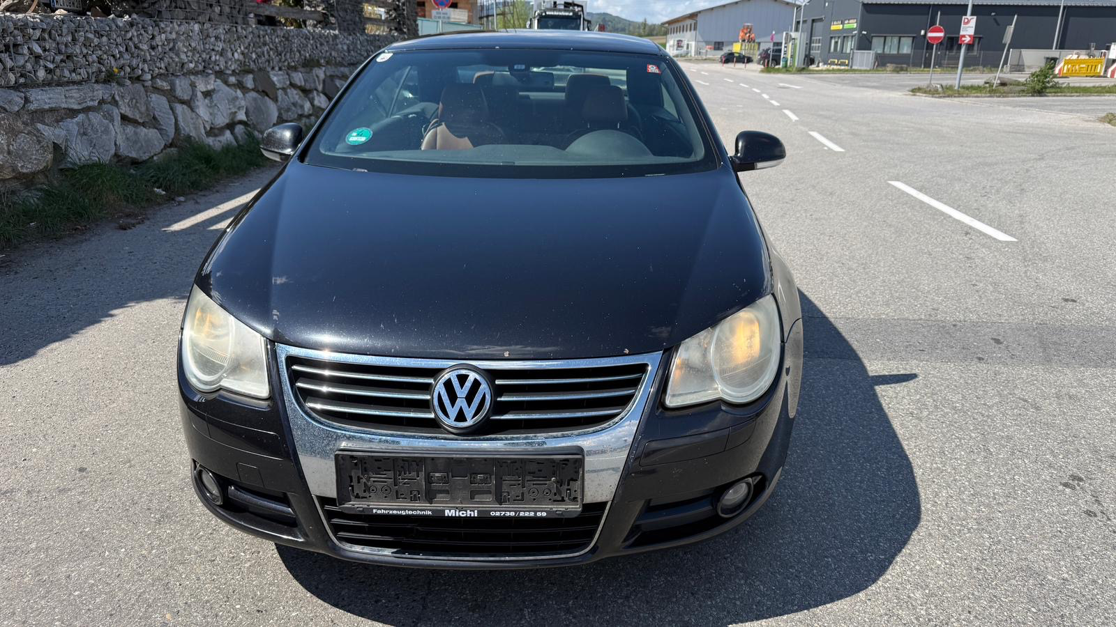 Volkswagen EOS in Schwarz bei SE Autohandel